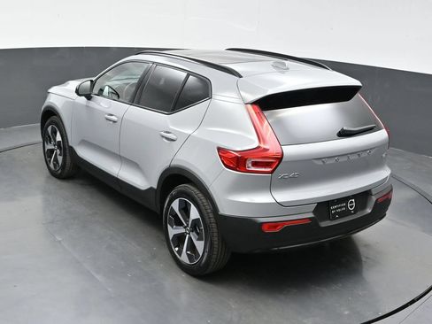 Used 2026 Volvo XC40 B5 Plus AWD/4WD image 33