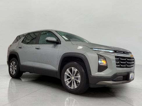 Used 2025 Chevrolet Equinox LT AWD/4WD image 1