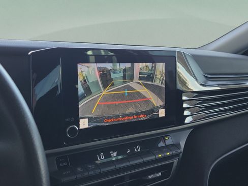 Used 2025 Toyota Camry LE FWD image 18
