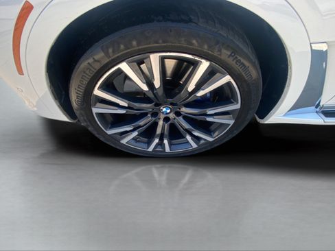 Used 2022 BMW X7 xDrive40i w/ Executive Package AWD/4WD image 34