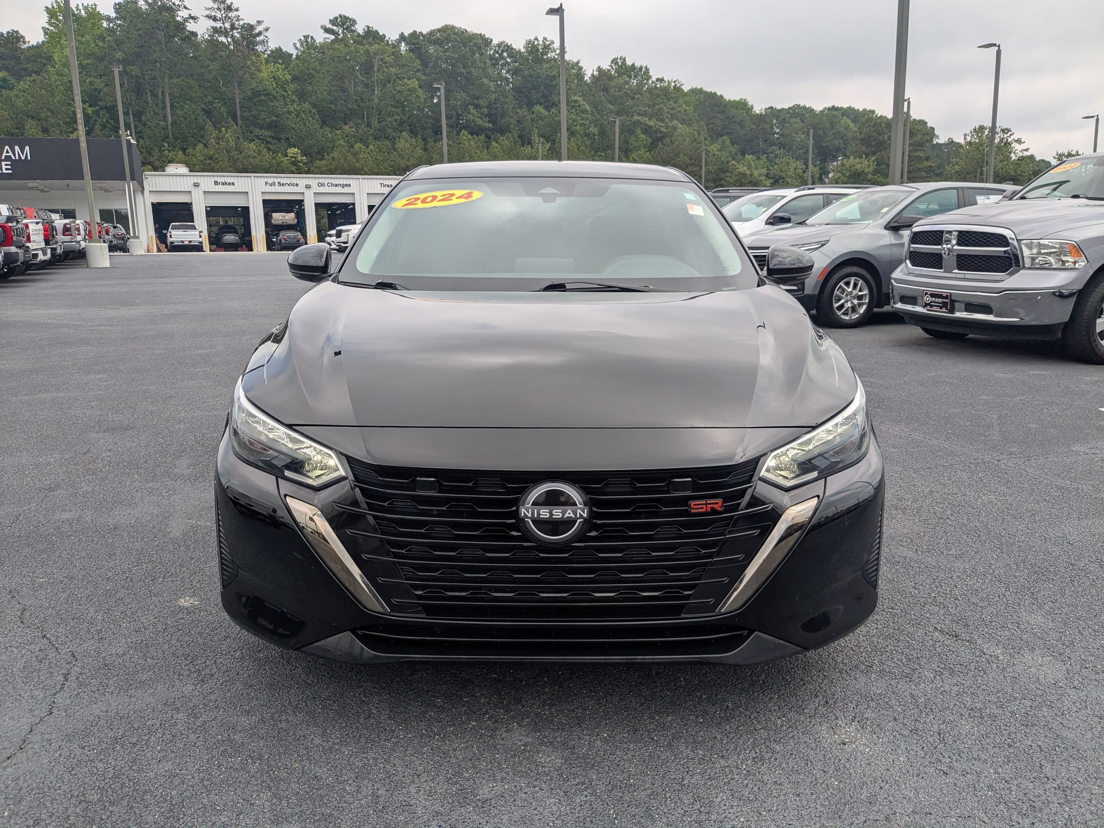 Used 2024 Nissan Sentra SR FWD image 2