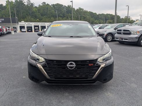 Used 2024 Nissan Sentra SR FWD image 2