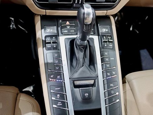 Used 2020 Porsche Macan S AWD/4WD image 22