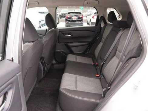 Used 2024 Nissan Rogue SV image 10