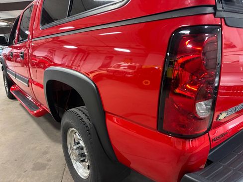 Used 2004 Chevrolet Silverado 2500 LS w/ Heavy-Duty Power Package RWD image 8