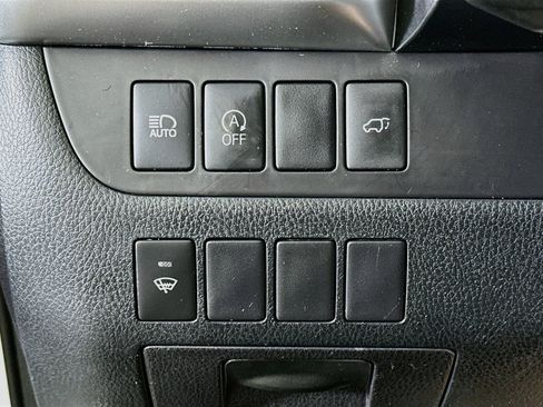 Used 2017 Toyota Highlander XLE FWD image 17