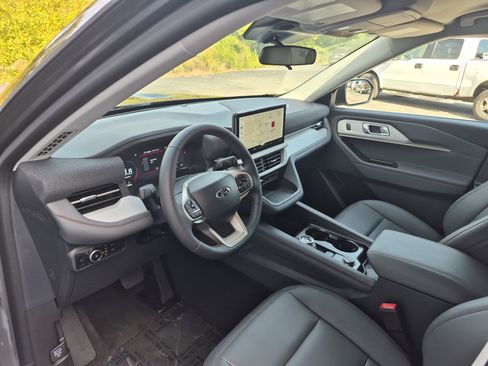 New 2026 Ford Explorer Active w/ Active Comfort Package image 12