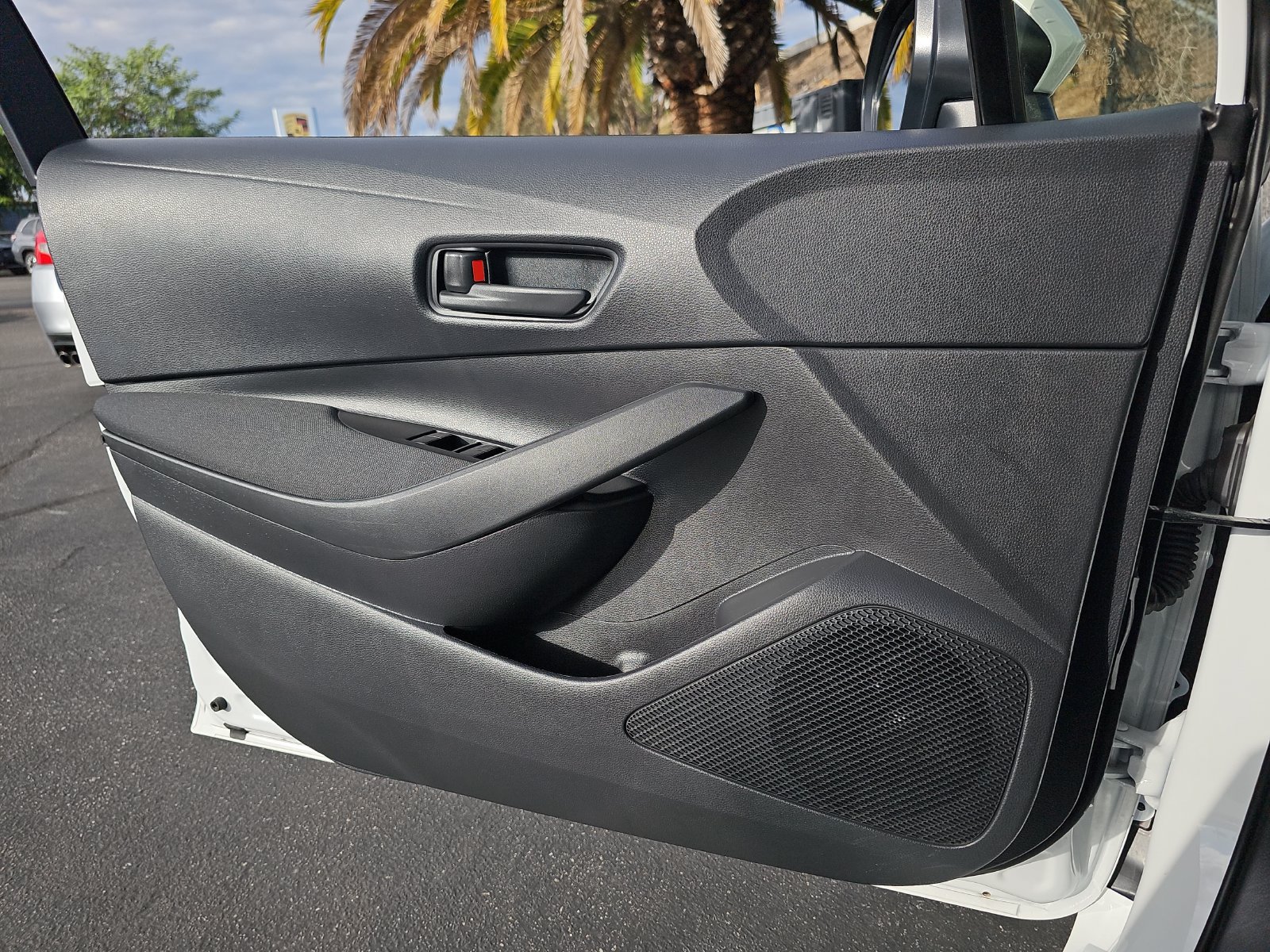 Used 2026 Toyota Corolla LE FWD image 27