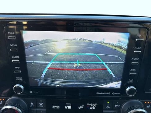 Used 2022 Toyota Highlander XLE image 22