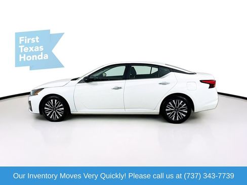 Used 2025 Nissan Altima 2.5 SV FWD image 4