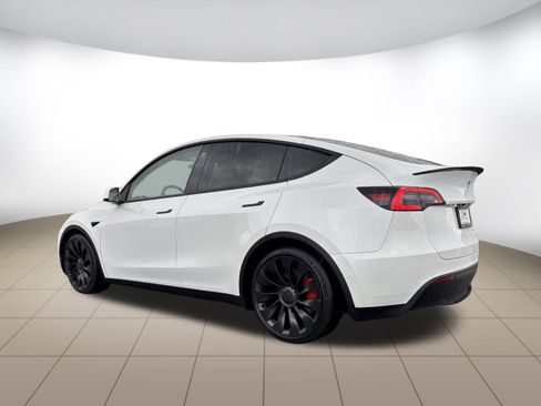 Used 2022 Tesla Model Y Performance AWD/4WD image 5