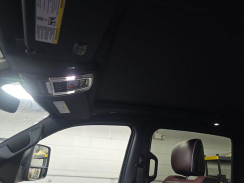 Used 2025 RAM 1500 Limited AWD/4WD image 7