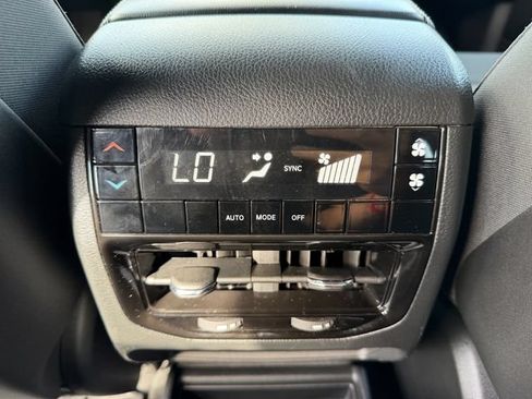 Used 2025 Jeep Grand Cherokee L Laredo RWD image 25