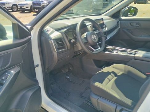 Used 2024 Nissan Rogue S AWD/4WD image 24