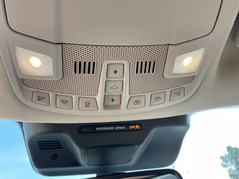 Used 2023 Ford Expedition Limited image 22