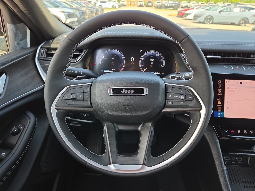 New 2026 Jeep Grand Cherokee Altitude RWD image 10