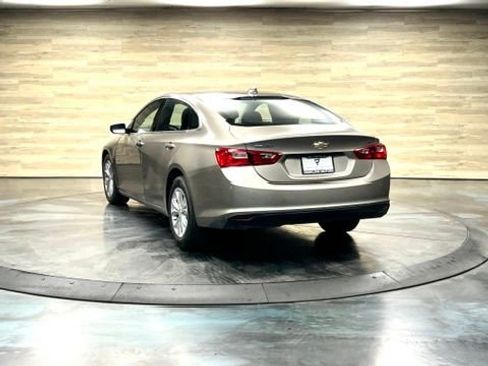 Used 2025 Chevrolet Malibu LT FWD image 13
