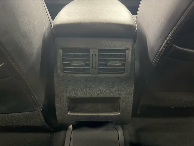 Used 2024 Mitsubishi Outlander 4WD Plug-In Hybrid image 20