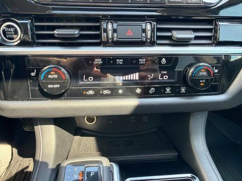 Used 2022 Nissan Pathfinder SL w/ SL Premium Package FWD image 71