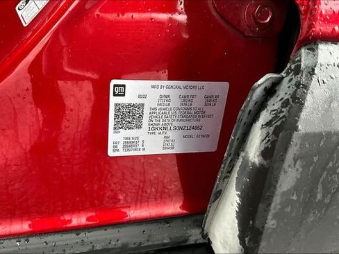 Used 2022 GMC Acadia AT4 w/ Technology Package image 18