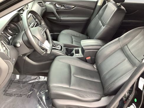 Used 2017 Nissan Rogue SL image 24