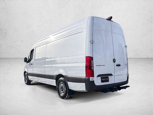 Used 2025 Mercedes-Benz Sprinter 2500 image 8