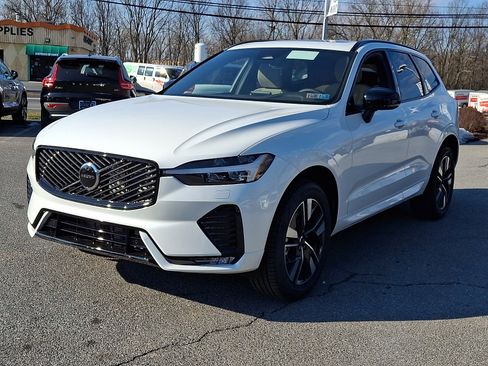 New 2026 Volvo XC60 B5 Core w/ Climate Package image 2
