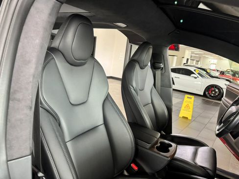 Used 2020 Tesla Model X image 13