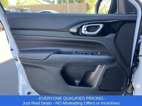 New 2026 Jeep Compass Trailhawk image 9