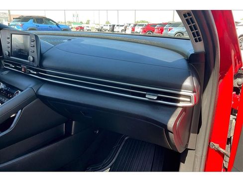 Used 2021 Hyundai Elantra SEL image 16