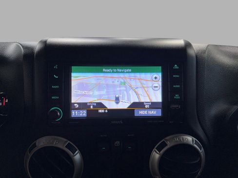 Used 2018 Jeep Wrangler Rubicon w/ Power Convenience Group image 37