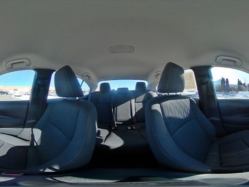 Used 2025 Toyota Corolla LE image 41