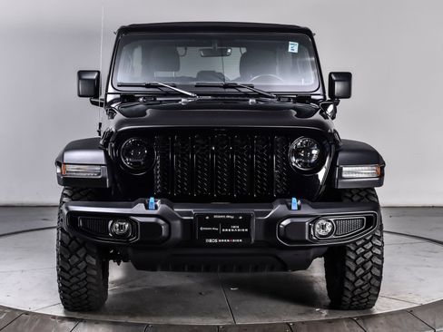 Used 2023 Jeep Wrangler Unlimited w/ Sun & Screen Package AWD/4WD image 8