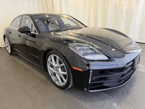 Certified 2025 Porsche Panamera 4 image 7