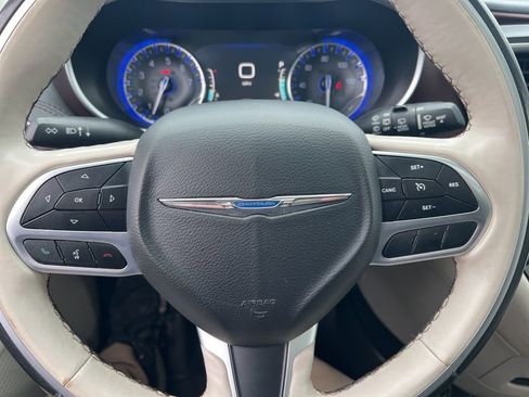 Used 2020 Chrysler Pacifica Limited image 55