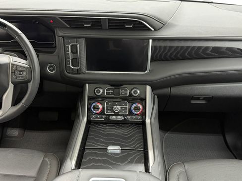 Used 2024 GMC Yukon XL Denali w/ Advanced Technology Package RWD image 37