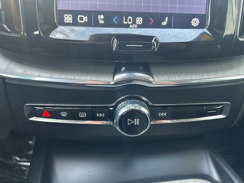Certified 2025 Volvo XC60 B5 Plus AWD/4WD image 25