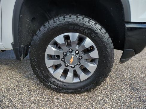 Certified 2024 Chevrolet Silverado 2500 Custom w/ Custom Value Package image 11