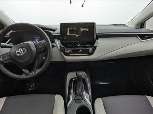 Used 2025 Toyota Corolla LE image 24