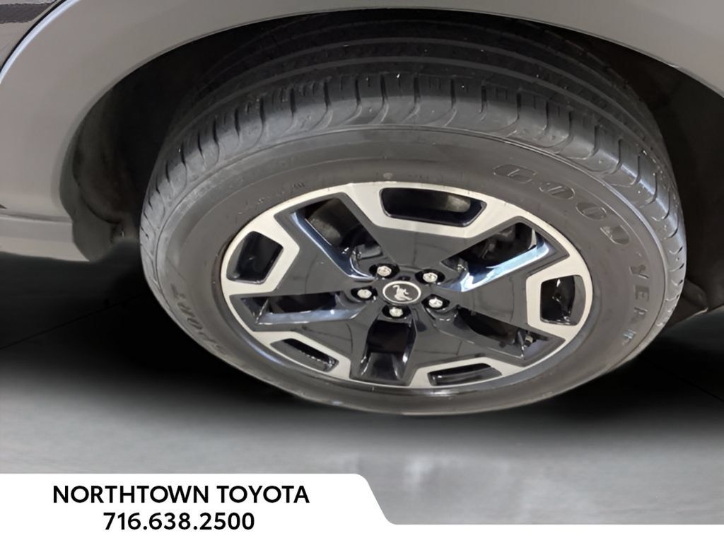 Used 2022 Ford Bronco Sport Outer Banks w/ Tech Package AWD/4WD image 12
