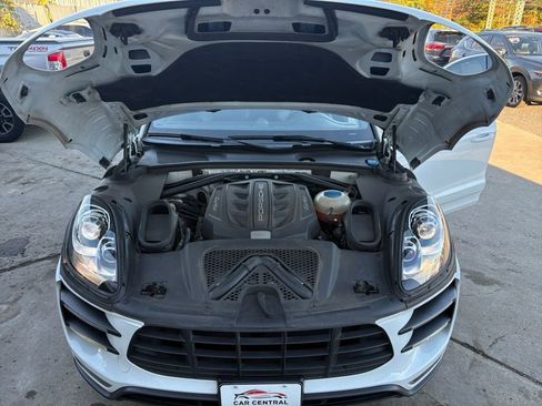 Used 2016 Porsche Macan Turbo image 23