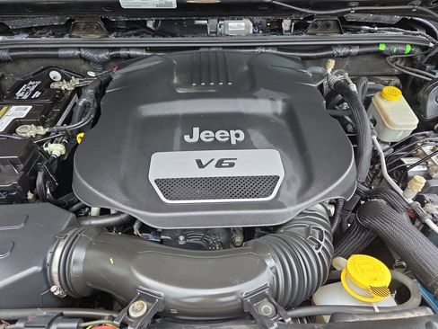 Used 2016 Jeep Wrangler Unlimited Sport w/ Quick Order Package 24S AWD/4WD image 16