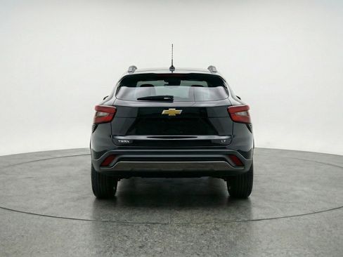 Used 2025 Chevrolet Trax LT image 7