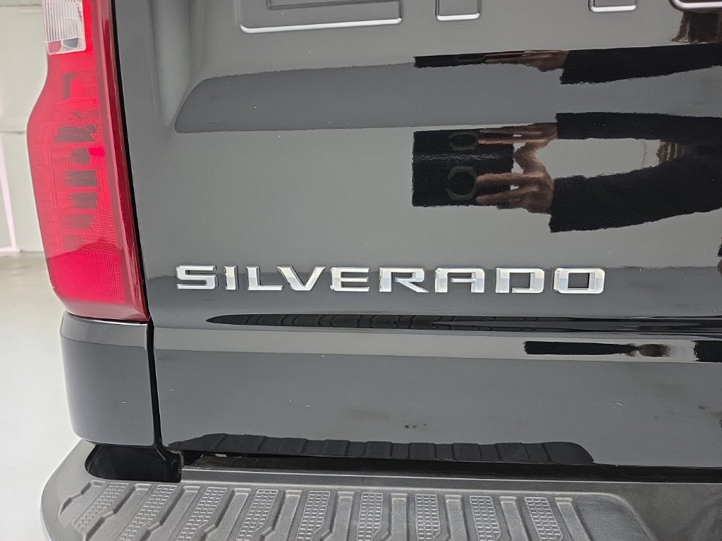 Used 2022 Chevrolet Silverado 1500 LT w/ Z71 Off-Road Package AWD/4WD image 47