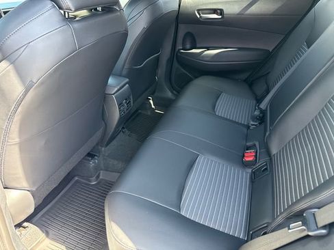 Used 2024 Toyota Corolla Cross XSE w/ Convenience Package image 31