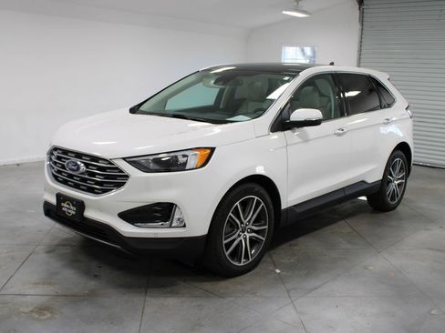Used 2024 Ford Edge Titanium image 4