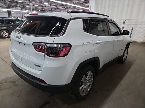 Used 2022 Jeep Compass Latitude AWD/4WD image 4