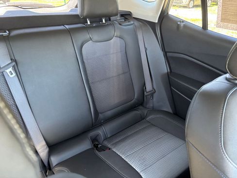 Used 2025 Chevrolet Trax LT w/ LT Convenience Package image 38