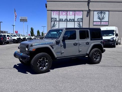 Used 2023 Jeep Wrangler Unlimited Rubicon 4xe w/ Cold Weather Group AWD/4WD image 13