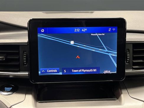 Used 2022 Ford Explorer XLT image 10